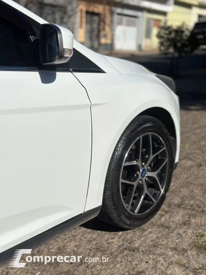 FOCUS 2.0 Titanium Hatch 16V