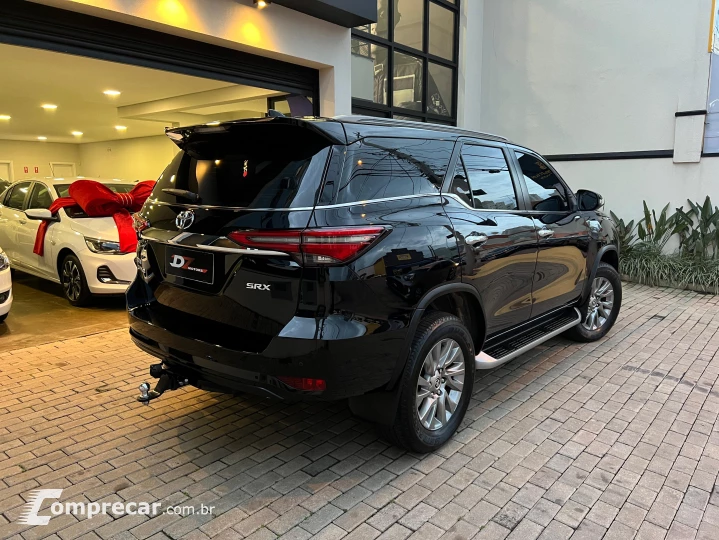 HILUX SW4 2.8 D-4d Turbo SRX 7L 4X4