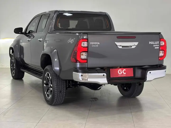 HILUX 2.8 D-4D TURBO DIESEL CD SRX PLUS 4X4 AUTOMÁTICO