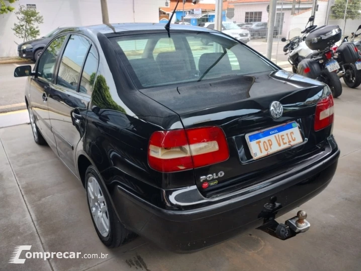 POLO SEDAN 1.6 8V