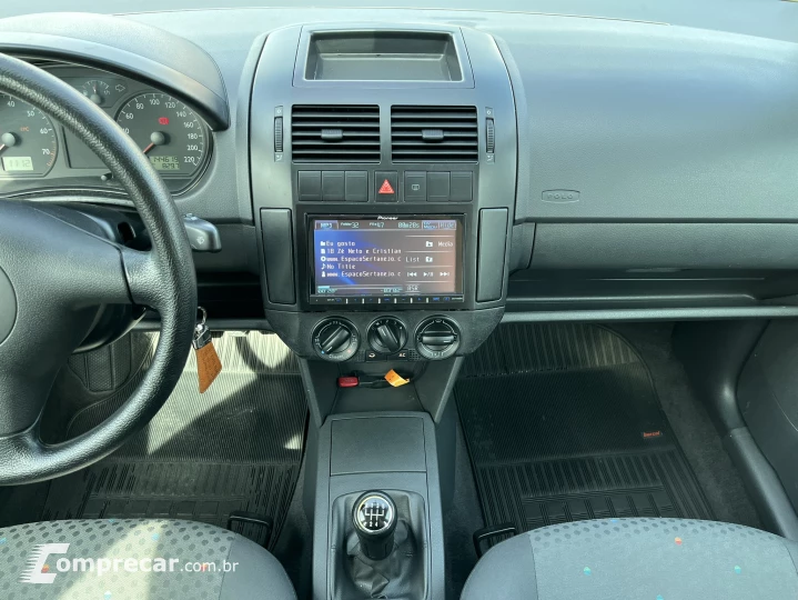 POLO SEDAN 1.6 8V