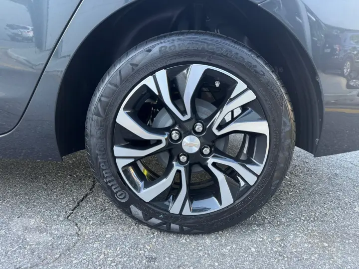 ONIX 1.0 Turbo Plus Premier