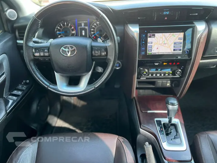 HILUX SW4 2.7 SRV 7 Lugares 4X2 16V