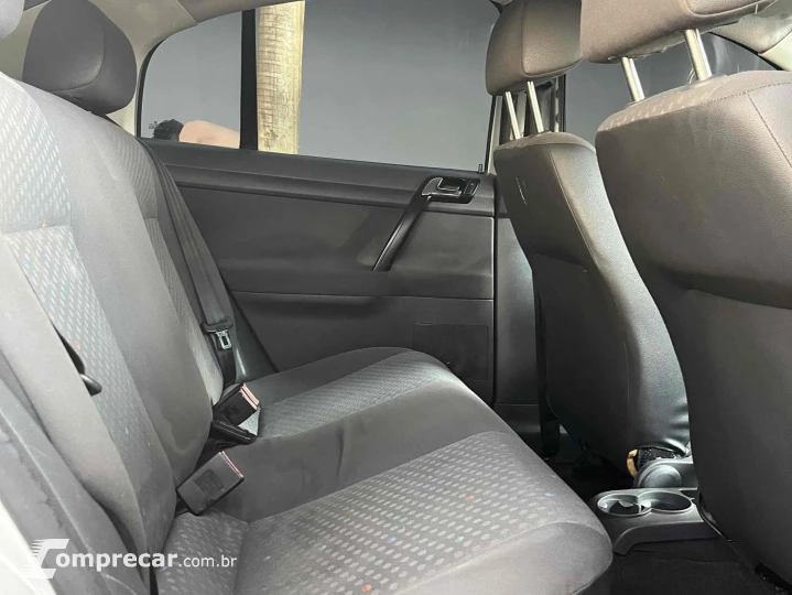 POLO SEDAN 1.6 MI 8V FLEX 4P MANUAL