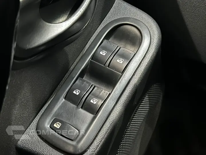 SANDERO 1.6 STEPWAY 16V FLEX 4P AUTOMÁTICO