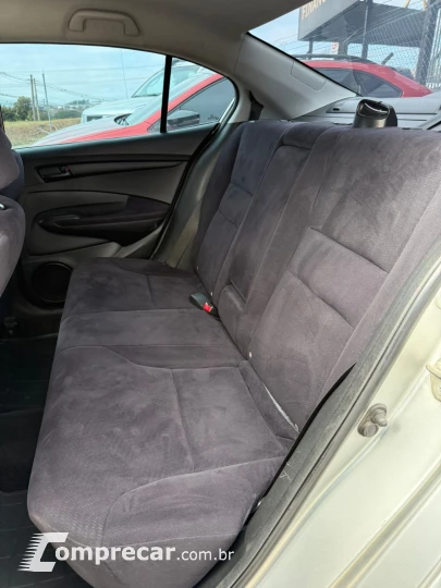 CITY 1.5 LX Sedan 16V