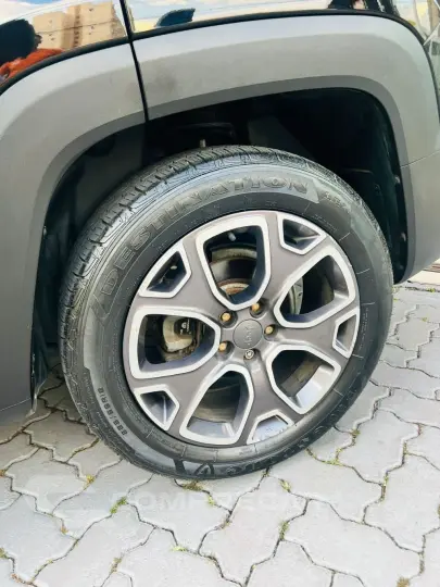 Renegade Longitude 1.8 4x2 Flex 16V Aut.