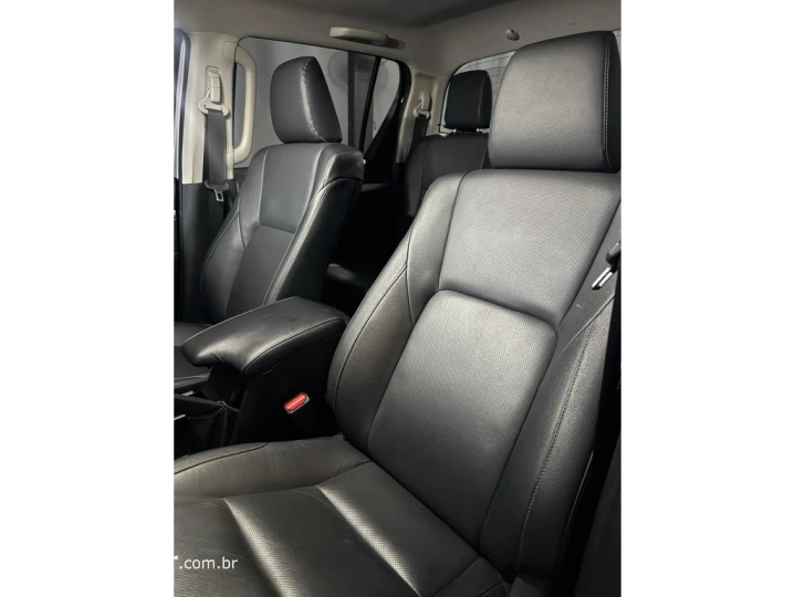 HILUX 2.8 D-4D TURBO DIESEL CD SRX 4X4 AUTOMÁTICO