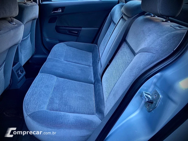 VECTRA 2.0 MPFI Elegance 8V