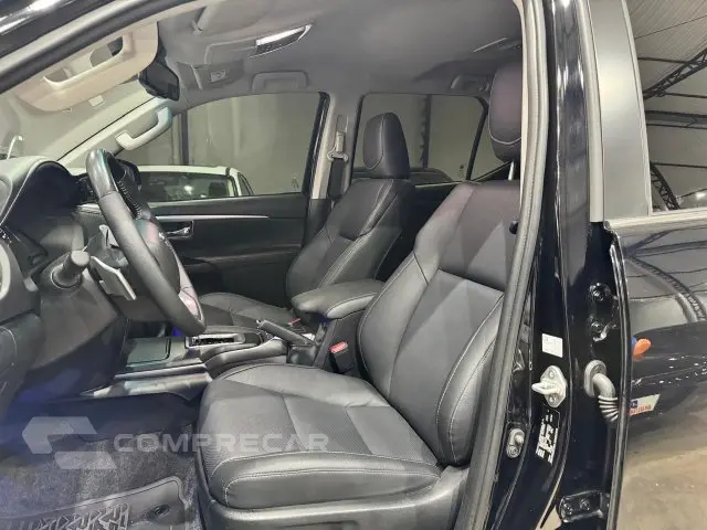 HILUX SW4 - 2.8 D-4D TURBO SRX PLATINUM 4X4 AUTOMÁTICO