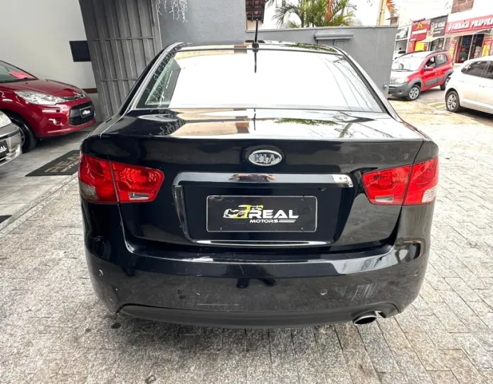 CERATO 1.6 E.213 Sedan 16V