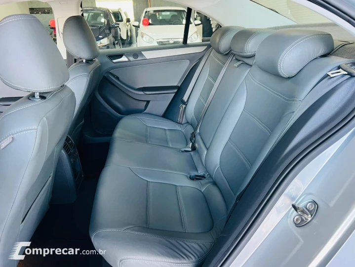 JETTA 2.0 COMFORTLINE 120CV FLEX 4P TIPTRONIC