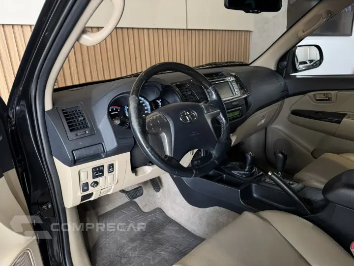 HILUX SW4 3.0 SRV 4X4 7 LUGARES 16V TURBO INTERCOOLER DIESEL