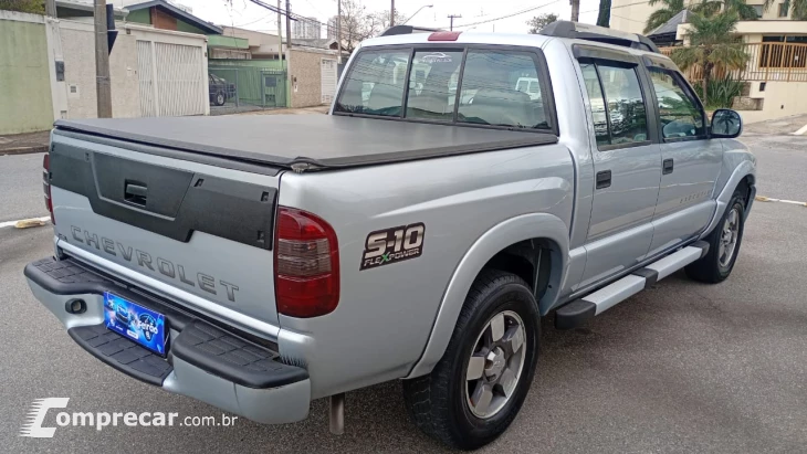 S10 2.4 MPFI Executive 4X2 CD 8V