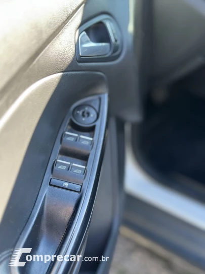 FOCUS 2.0 Titanium Hatch 16V