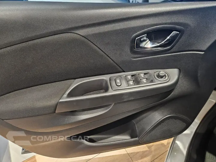 Captur 1.6 16V 4P FLEX SCE LIFE X-TRONIC CVT