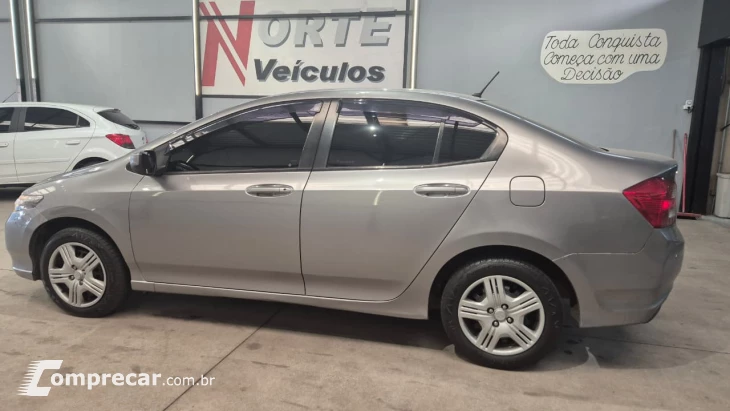 CITY 1.5 DX Sedan 16V