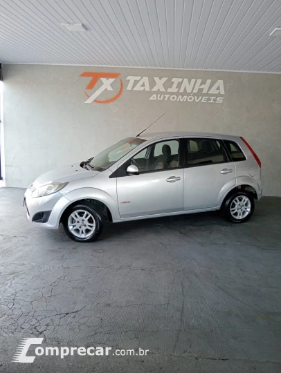 FIESTA 1.6 MPI Class Hatch 8V