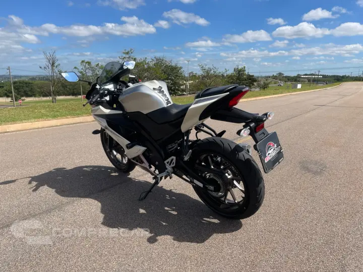 YZF R15 ABS