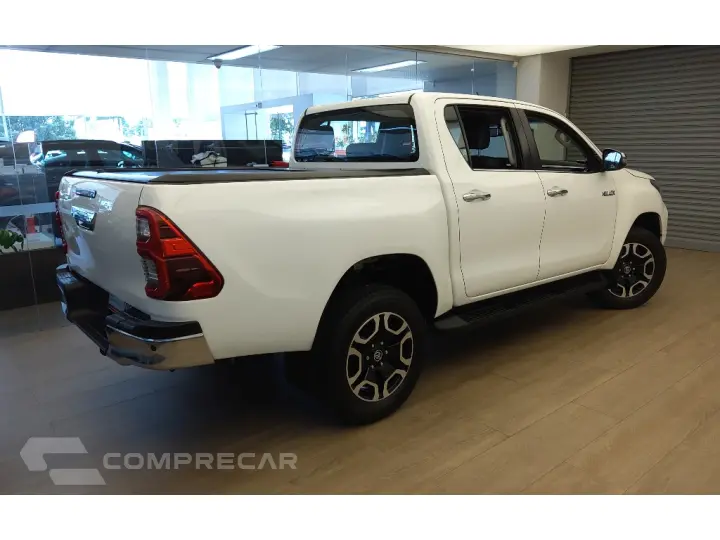 HILUX 2.8 D-4D TURBO DIESEL CD SRX LIMITED 4X4 AUTOMÁTICO