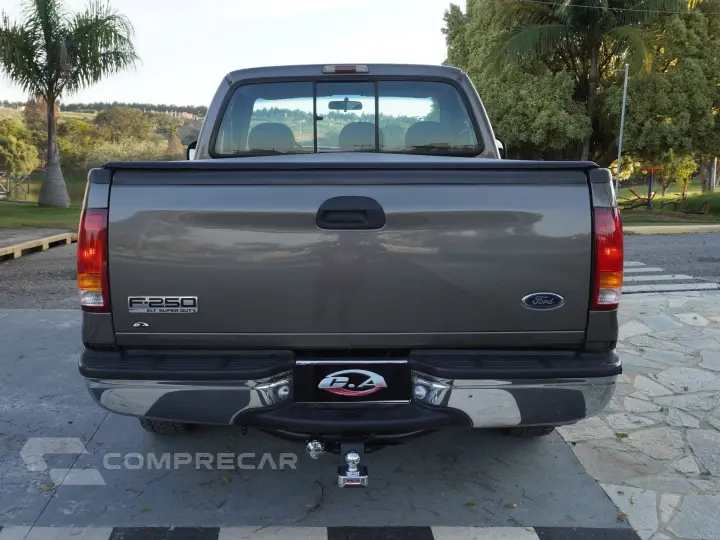 F-250 4.2 XLT 4X2 CS TURBO DIESEL 2P MANUAL