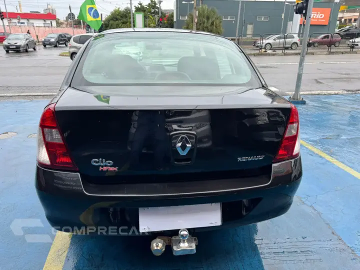 Clio Sedan