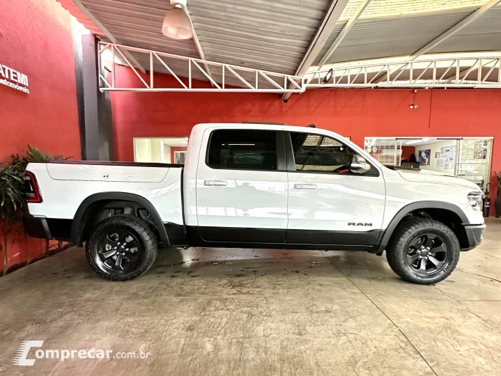 1500 5.7 V8 GASOLINA REBEL CD 4X4 AUTOMÁTICO
