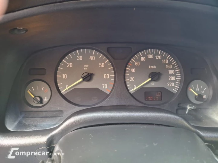 ASTRA 1.8 MPFI Comfort Sedan 8V