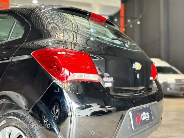 ONIX - 1.4 MPFI LT 8V 4P MANUAL