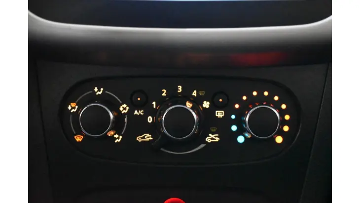 LOGAN - 1.0 12V SCE AUTHENTIQUE MANUAL