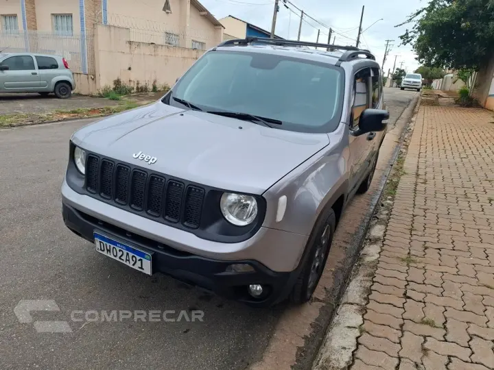 Renegade 1.8 16V Flex 4P Automático