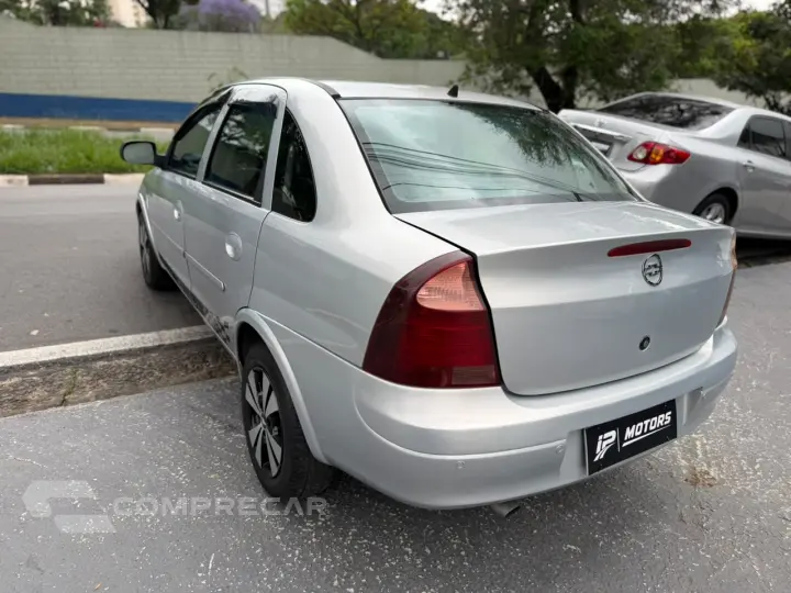 CORSA 1.8 MPFI Sedan 8V