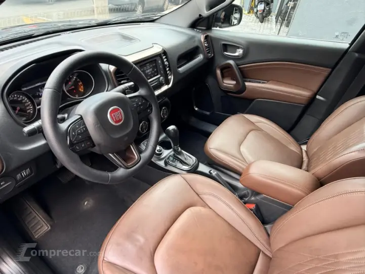 TORO 2.0 16V Turbo Ranch 4WD AT9