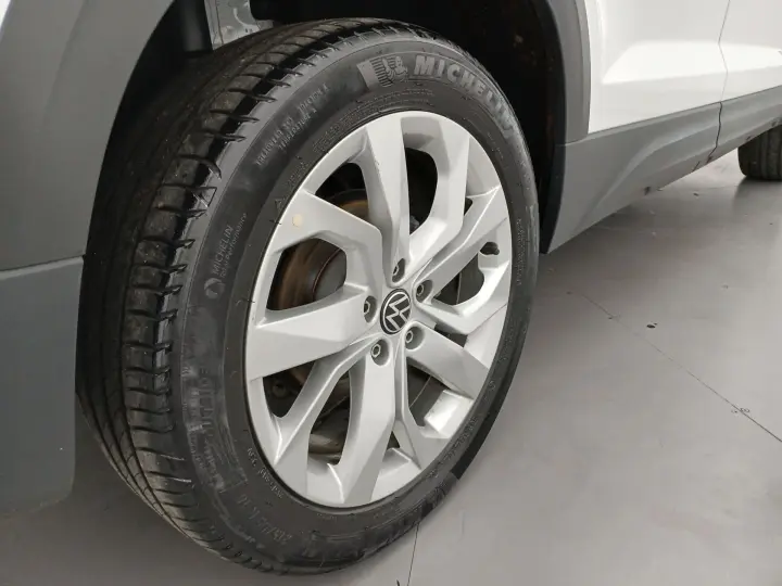 TAOS 1.4 250 TSI TOTAL FLEX COMFORTLINE AUTOMÁTICO