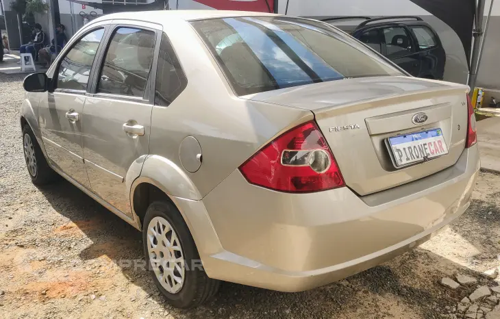 FIESTA 1.6 MPI Class Sedan 8V