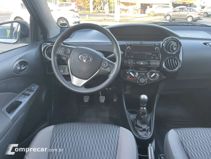 ETIOS 1.5 XS Sedan 16V