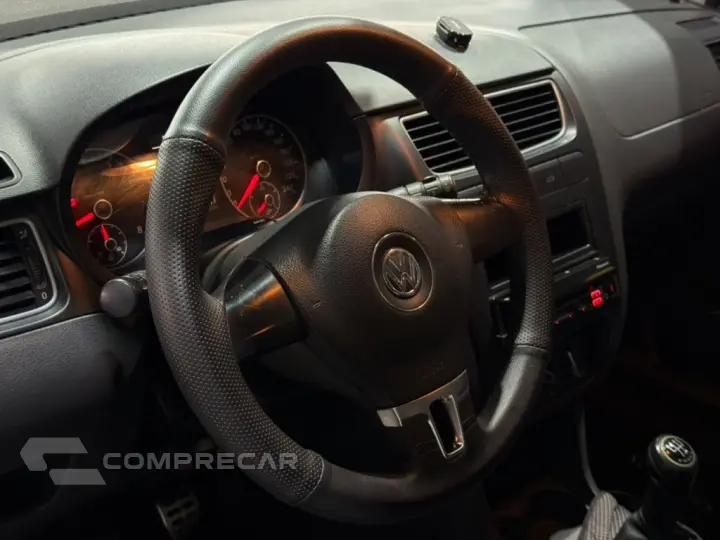 CROSSFOX 1.6 MI FLEX 8V 4P MANUAL