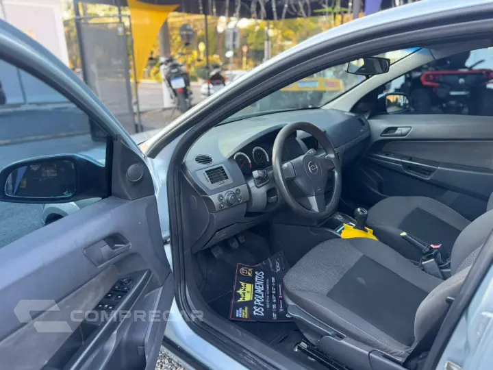 VECTRA 2.0 MPFI Expression 8V
