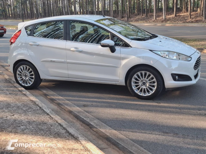 FIESTA 1.6 Titanium Hatch 16V