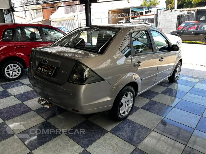 FIESTA 1.6 MPI Class Sedan 8V