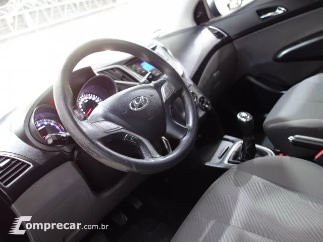 HB20S - 1.6 COMFORT PLUS 16V 4P MANUAL