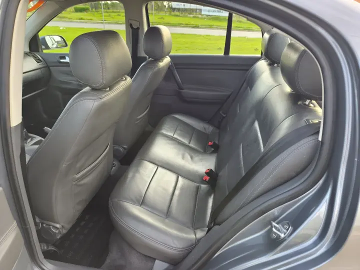 POLO SEDAN 1.6 MI 8V FLEX 4P MANUAL