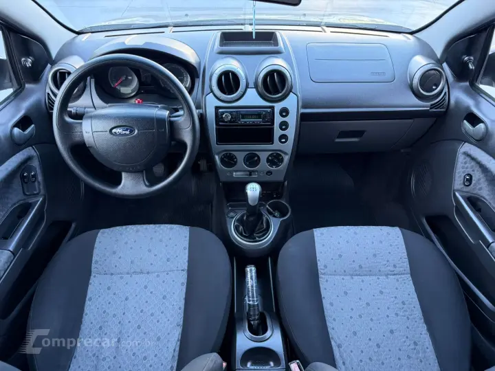 FIESTA 1.6 MPI Class Hatch 8V