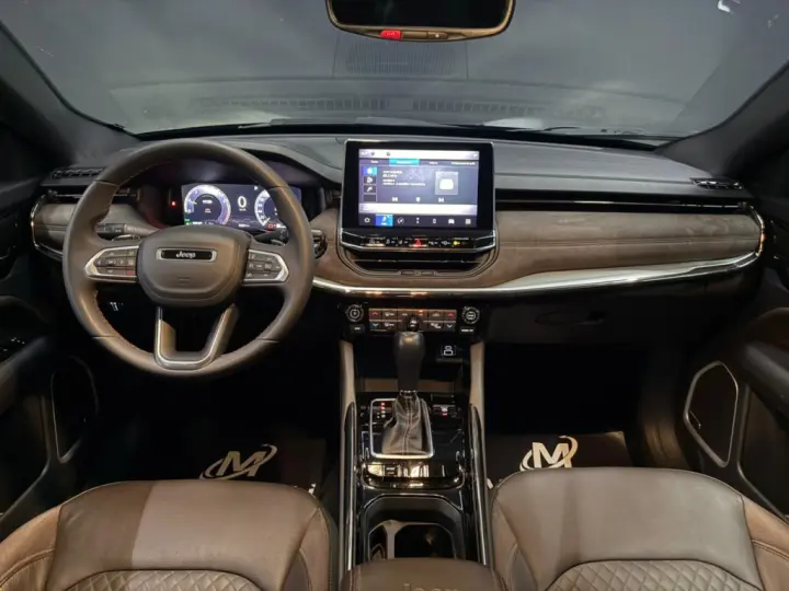 COMMANDER 1.3 T270 TURBO FLEX OVERLAND AT6