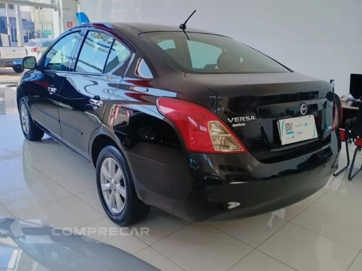 Versa Sedan 1.6 16V 4P FLEX SL