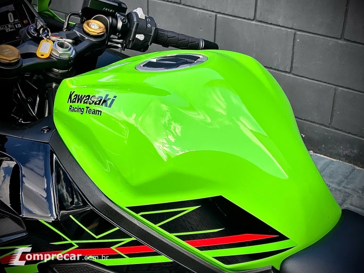 NINJA ZX-4R