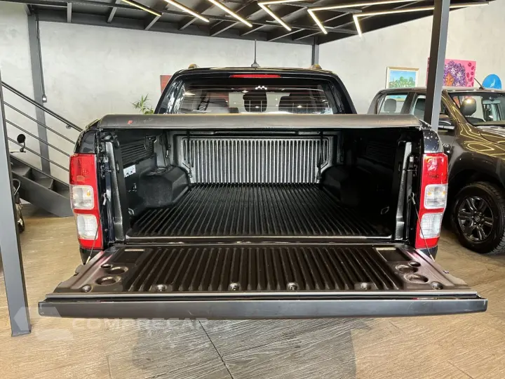 Ranger 3.2 20V CABINE DUPLA 4X4 LIMITED TURBO DIESEL AUTOMÁT