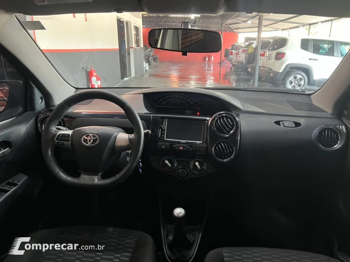 Etios Sedan 1.5 16V 4P FLEX XLS