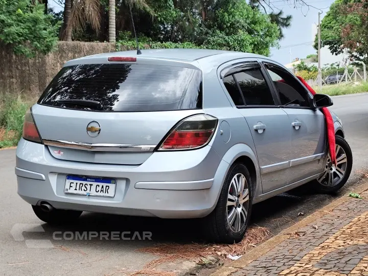 VECTRA 2.0 MPFI GT HATCH 8V FLEX 4P MANUAL