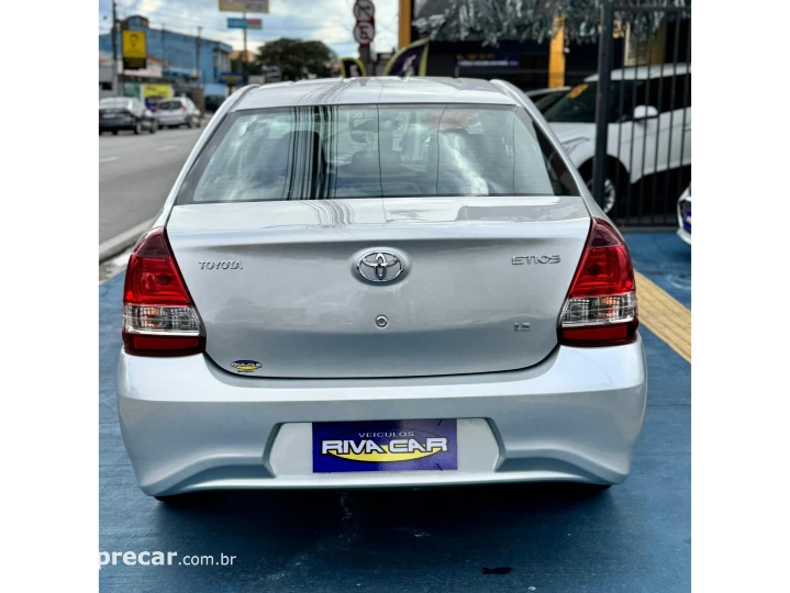 ETIOS 1.5 X PLUS 16V FLEX 4P AUTOMÁTICO